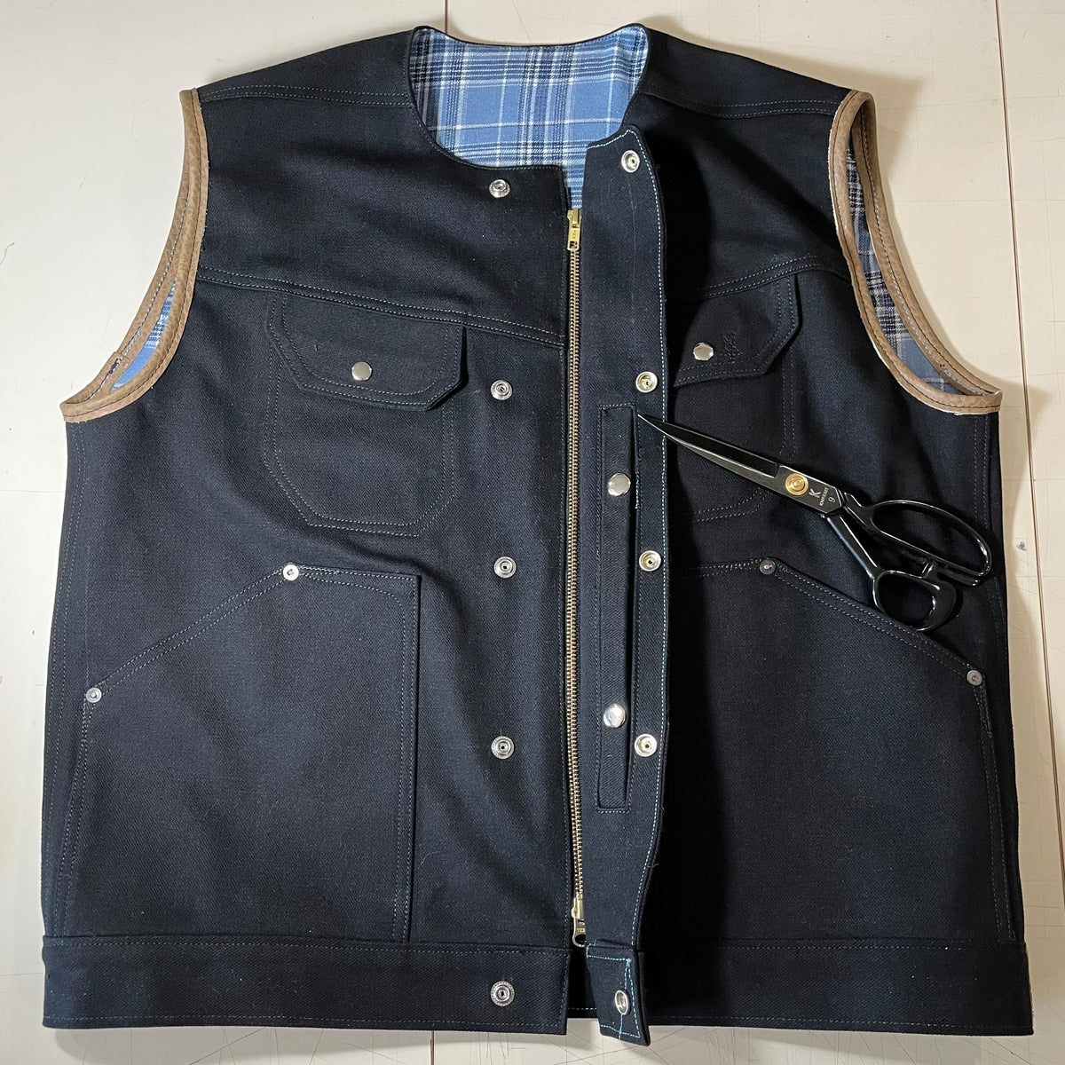 riding vest 𖤐 black denim