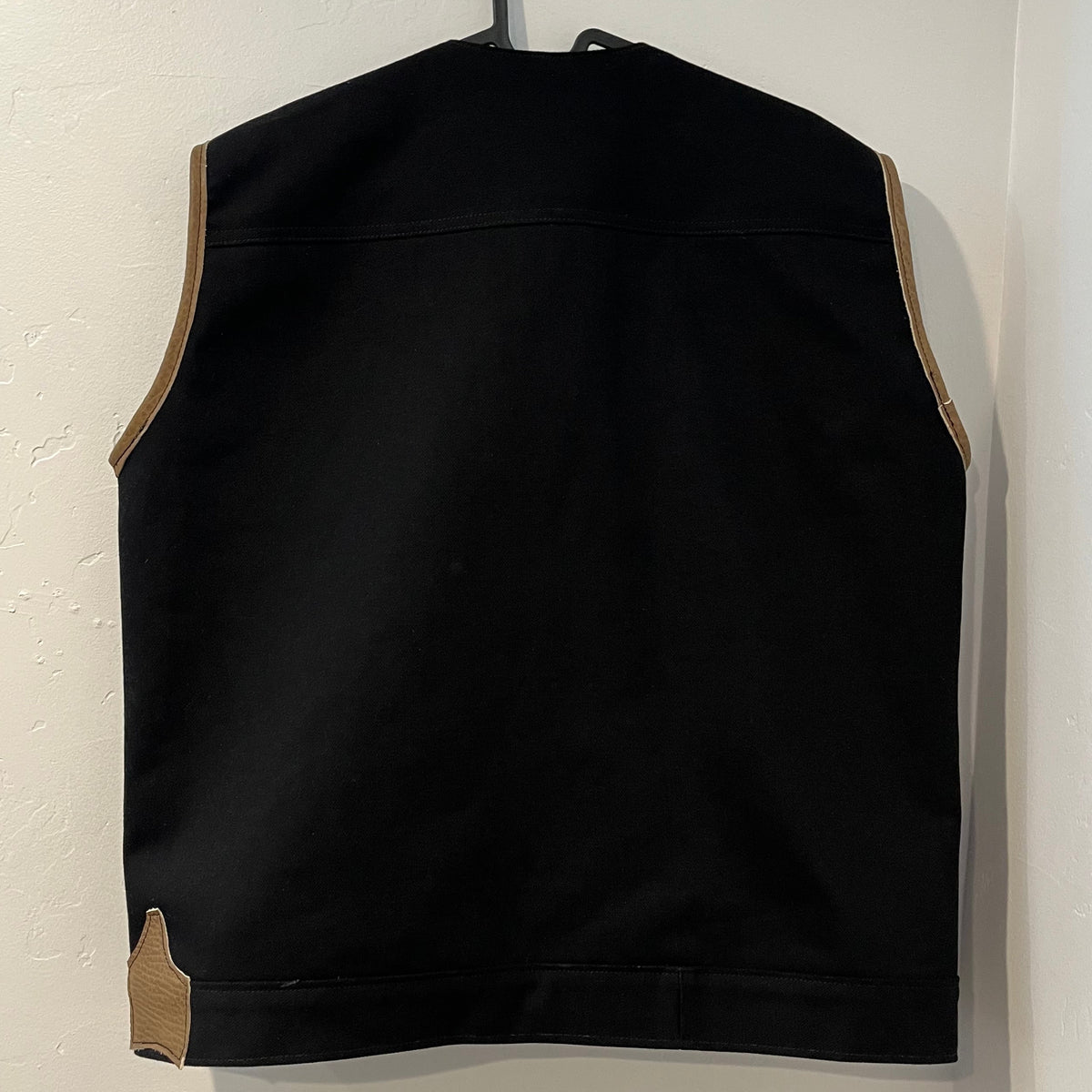 riding vest 𖤐 black denim