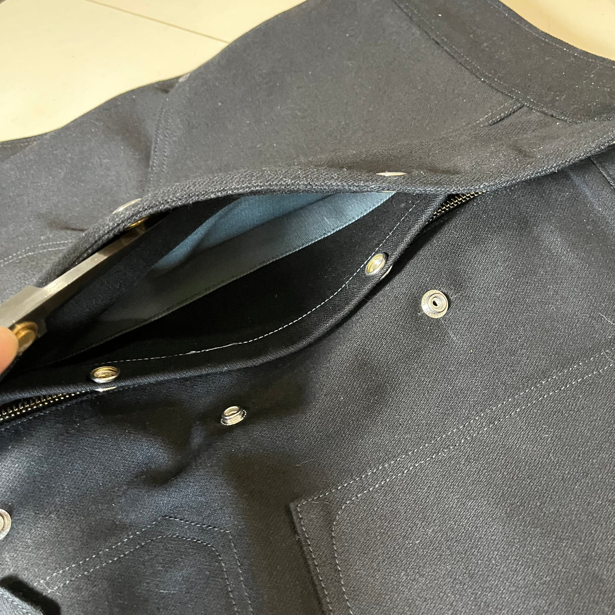 riding vest 𖤐 black denim